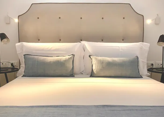 Normanni 5 Rooms & Apartment